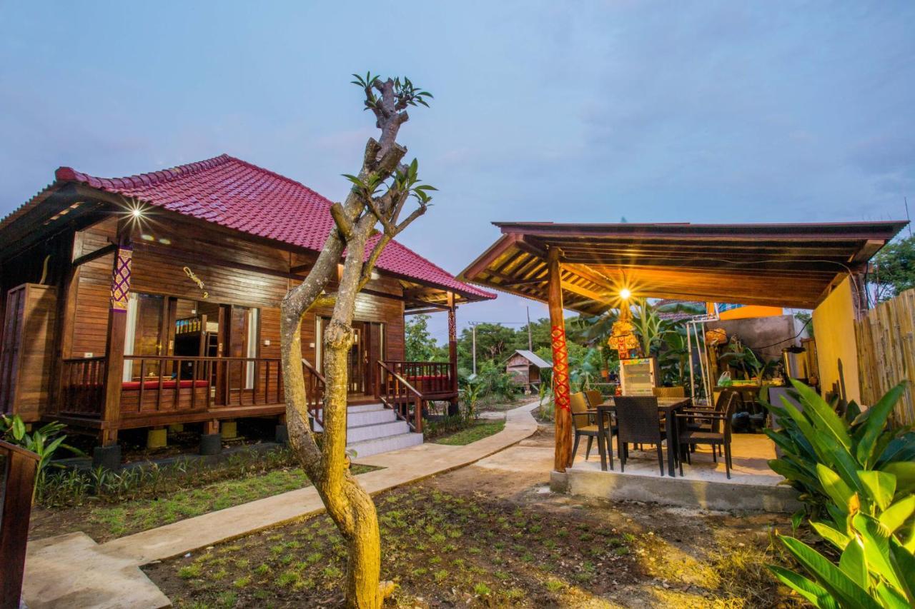 Uma Hostel Lembongan Esterno foto