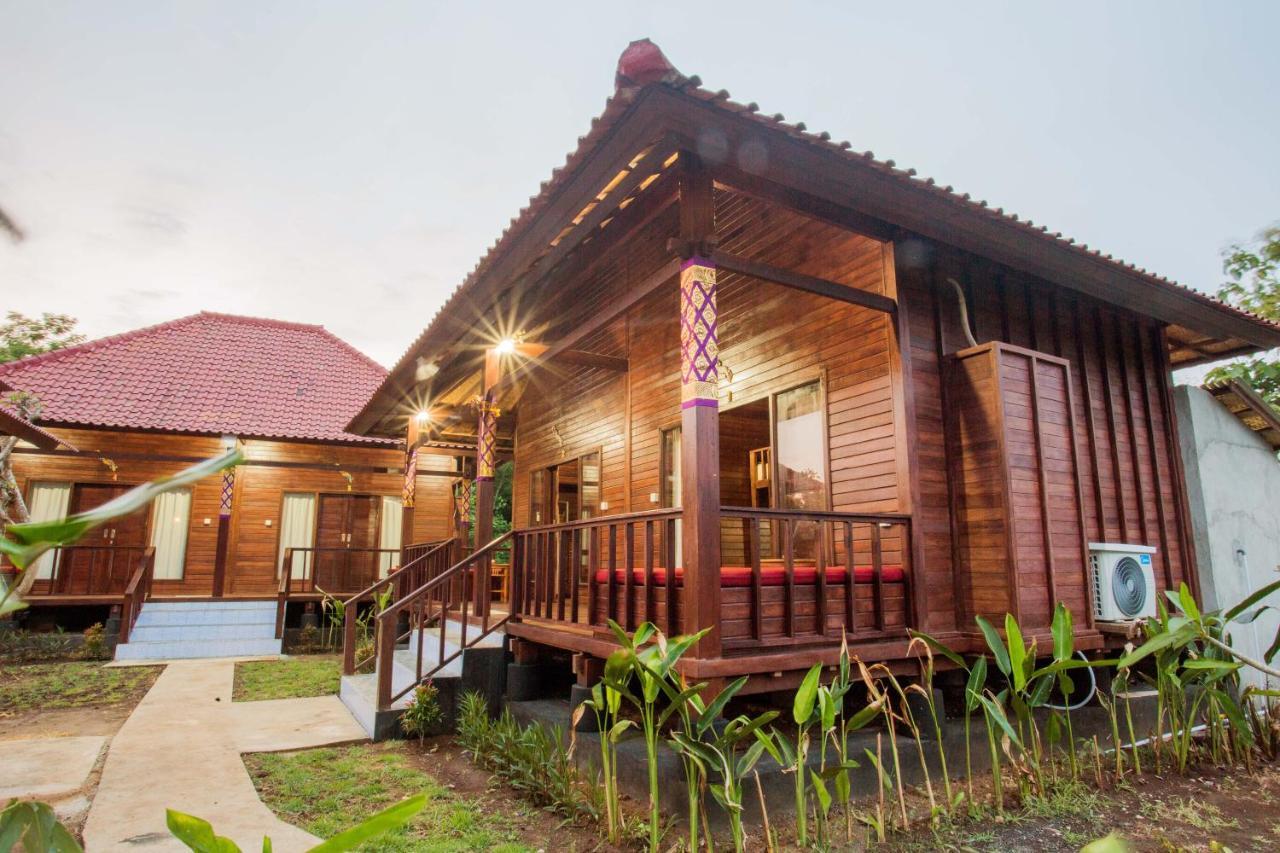 Uma Hostel Lembongan Esterno foto