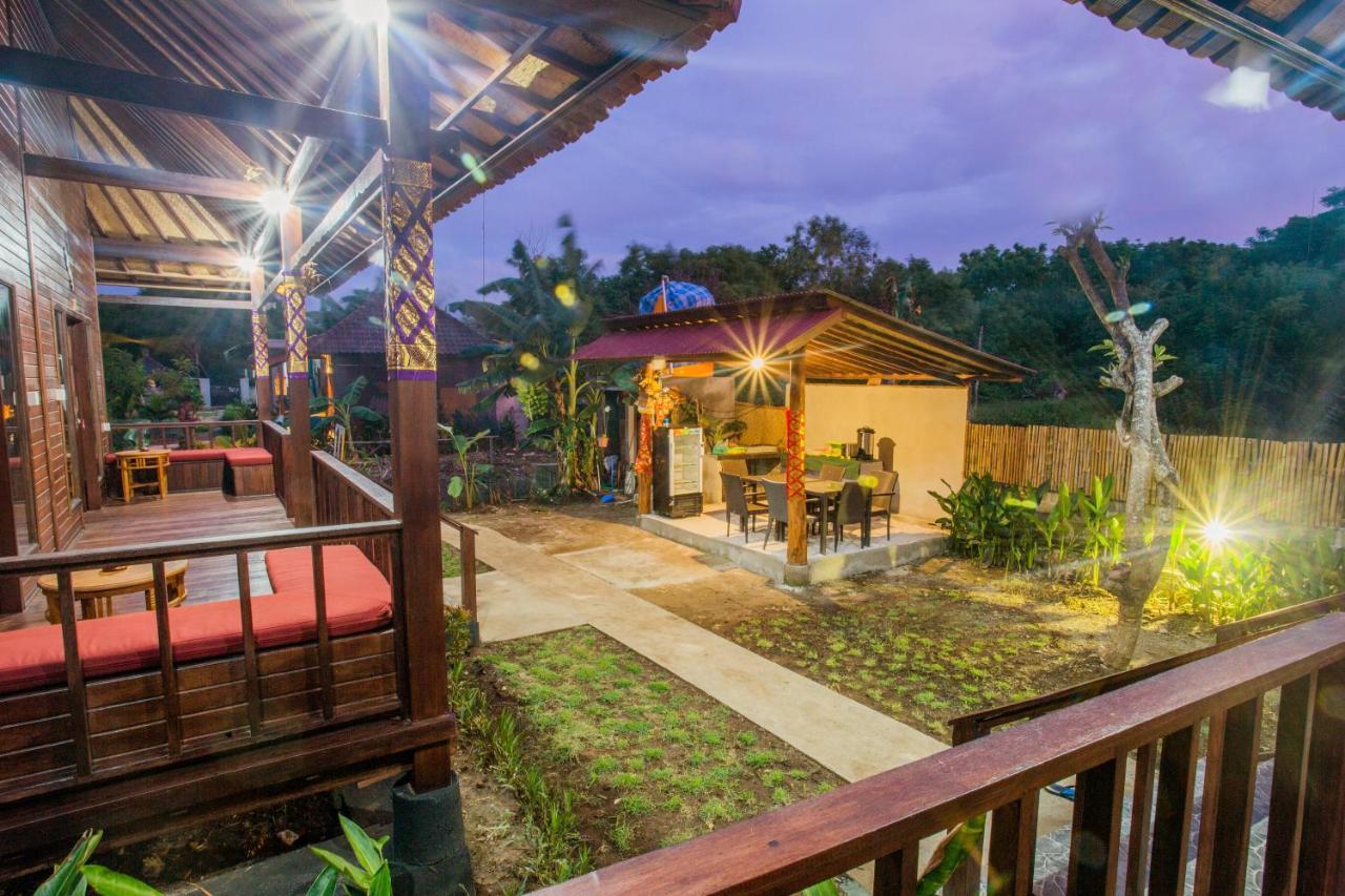 Uma Hostel Lembongan Esterno foto