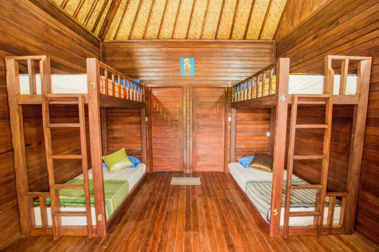 Uma Hostel Lembongan Esterno foto