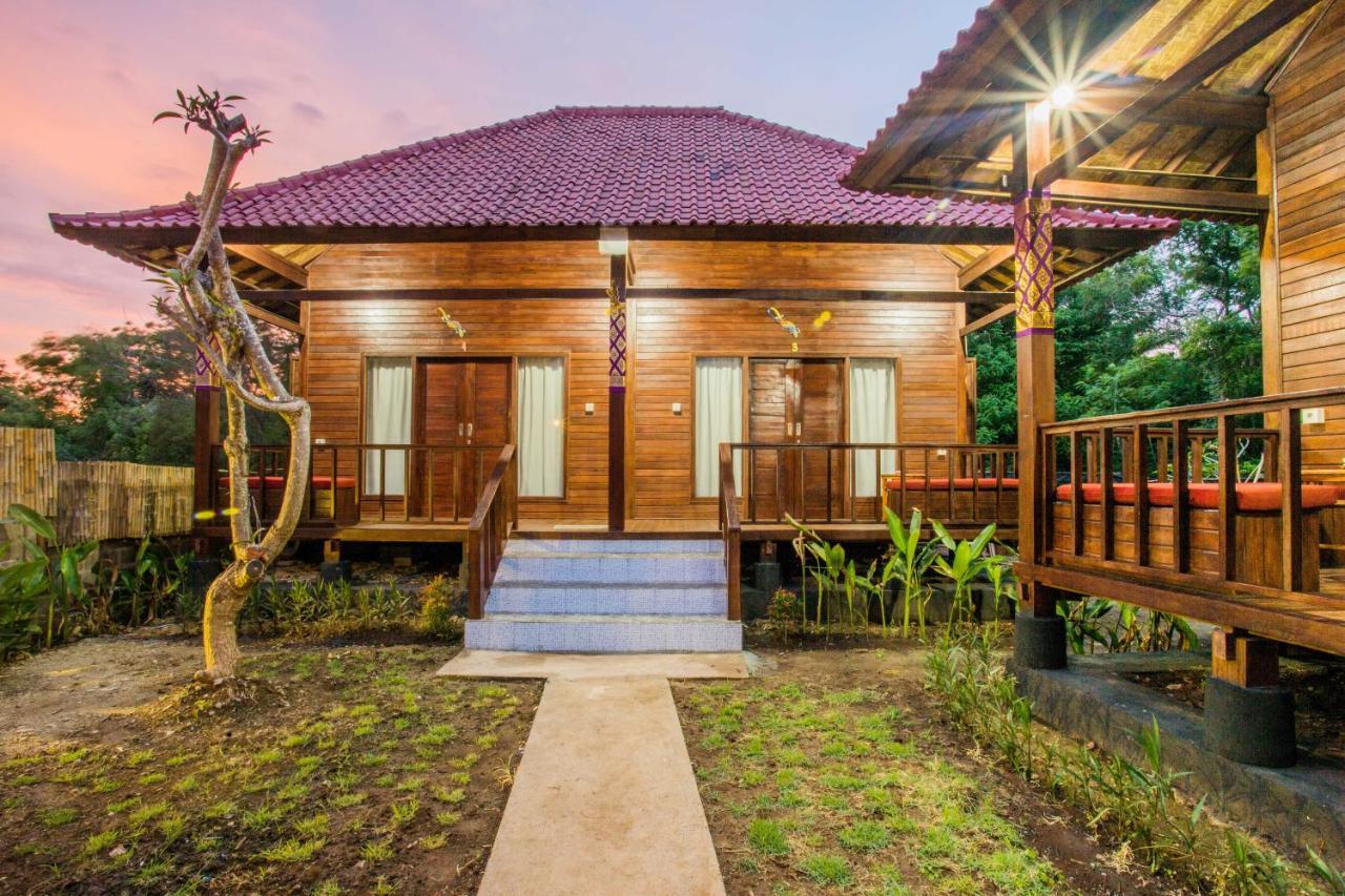 Uma Hostel Lembongan Esterno foto