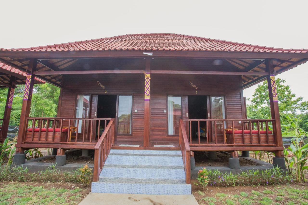 Uma Hostel Lembongan Esterno foto